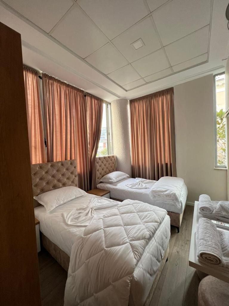 Hotel Princ Shkoder Exterior photo